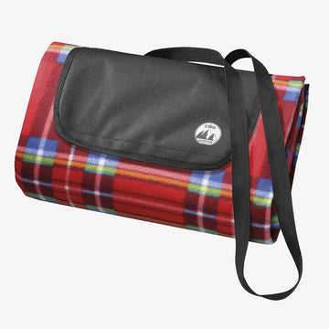 Picnictaeppet fra Cilio har en vandafvisende underside holder fugt vaek, mens toppen er varm med fluffy flannel i et attraktivt ternet moenster. 