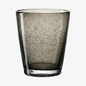 Haandlavede drikkeglas fra BURANO-serien faas i en moderne graabrun nuance. 